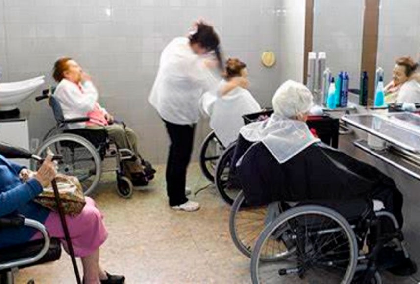 Cuidados-en-centros-de-mayores