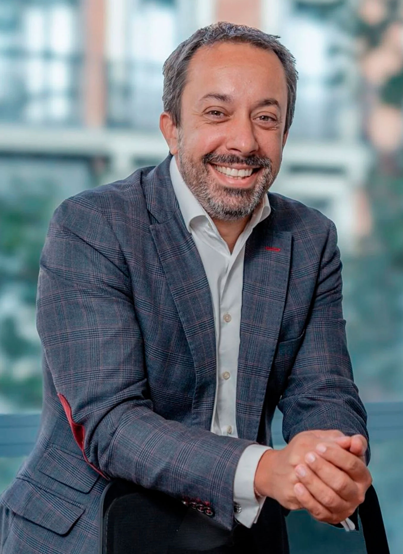 Carl Escoda · CEO de Alma Corp.
